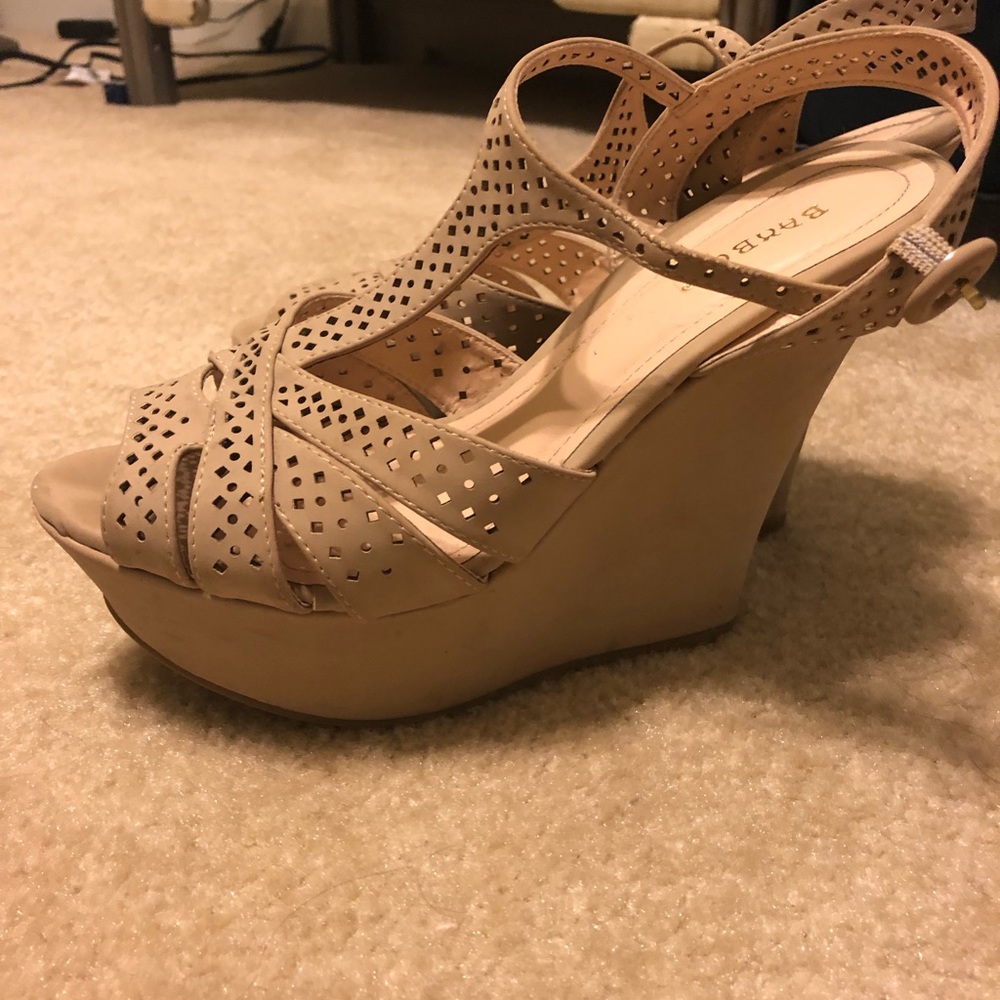 Nude wedges